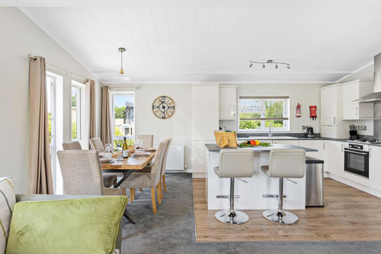 Rose Lodge, 21 Roadford Lake Lodges Lifton ภายนอก รูปภาพ
