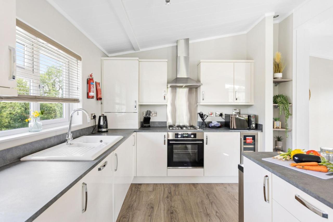 Rose Lodge, 21 Roadford Lake Lodges Lifton ภายนอก รูปภาพ